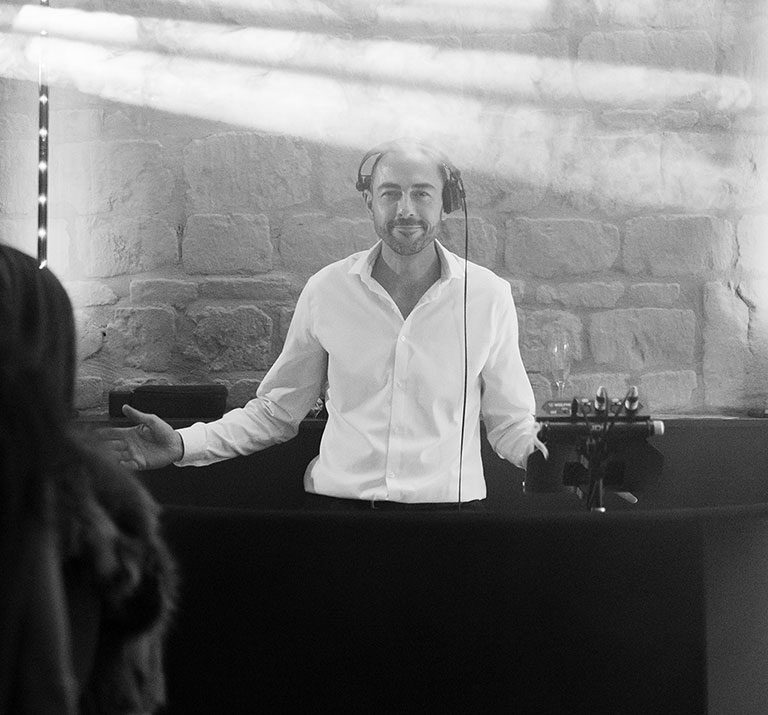 Un DJ pour votre soirée d'entreprise à Bayeux